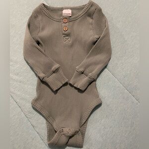 Babies Long Sleeve Ribbed Onesie size 18 months